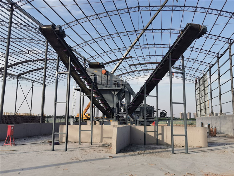 錫寶重工員工們冒著高溫在江蘇淮安客戶(hù)現(xiàn)場(chǎng)進(jìn)行設(shè)備安裝(圖3)